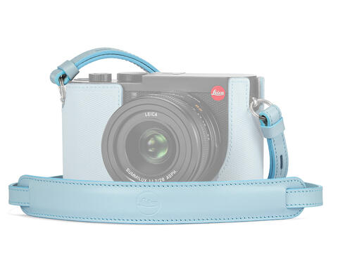 ライカQ2用 レザーストラップライトブルー | Leica Camera JP